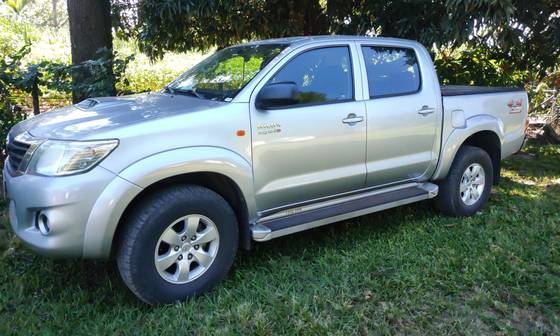 TOYOTA HILUX 3.0 SR 4X4 CD 16V TURBO INTERCOOLER DIESEL 4P AUTOMÁTICO